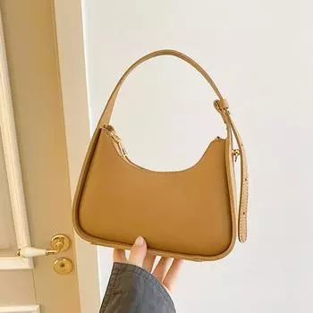 Однотонная популярная сумка подмышкой 2024 года, новая корейская версия, маленькая свежая модная повседневная женская сумка, модная маленькая квадратная сумка чёрный