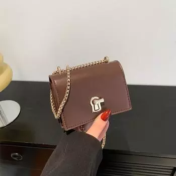 Однотонная простая модная сумочка с цепочкой, женская, ранняя весна 2024 года, новый иностранный стиль, маленькая квадратная сумка через плечо чёрный