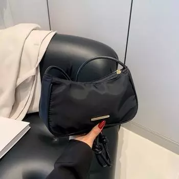 Однотонная простая сумка через плечо женская летняя новая модная сумка 2024 года модная простая сумка через плечо чёрный