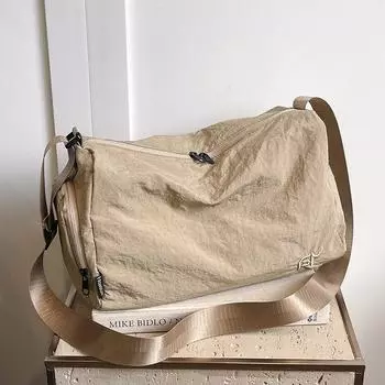 Однотонная вместительная сумка для отдыха 2024 года, новая сумка через плечо в иностранном стиле, дорожная сумка для выхода в свет, модный рюкзак чёрный