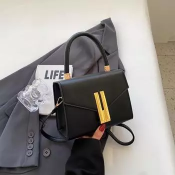 Однотонные сумки ретро нишевый дизайн 2024 новые сумки модный тренд одно плечо маленькая квадратная сумка повседневная иностранный стиль косая чёрный