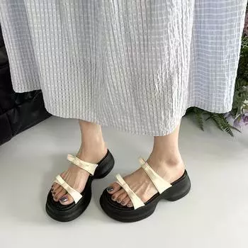 Однотонные тапочки с серебристым бантом на толстой подошве для женщин, летняя одежда 2025 года, новые сандалии с мягкой нескользящей подошвой и юбкой 35 серебряный