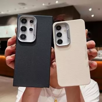 Однотонный чехол из мягкой кожи TPU с текстурой для Samsung S24 S23 S22 Ultra Plus S21 S20 Fe A55 A35, квадратный металлический защитный матовый противоударный чехол для камеры Samsung S24 чёрный