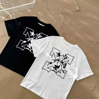 Off-white 2025 Лето Новая черно-белая футболка с принтом стрелы и розы с короткими рукавами для мужчин и женщин Парная футболка S чёрный