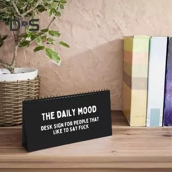 Офисный календарь рабочего стола. Ежедневный рабочий календарь настроения. Эмоциональный рабочий календарь. Юмористический календарь для офисных работников. чёрный