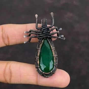 Ограненный замбийский изумрудный кулон из меди, обернутый медной проволокой, кулон ручной работы, медная проволока, ювелирное украшение в подарок для нее, кулон в виде паука из драгоценного камня
