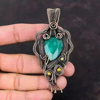 Ограненный замбийский изумрудный кулон, кулон в медной проволоке, кулон ручной работы с драгоценным камнем, уникальный медный ювелирный подарок для женщин, ювелирные изделия из проволочной обмотки