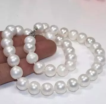 ОГРОМНОЕ ОЖЕРЕЛЬЕ ИЗ НАСТОЯЩЕГО БЕЛОГО ЖЕМЧУГА ЮЖНОГО МОРЯ 18 9-10 мм