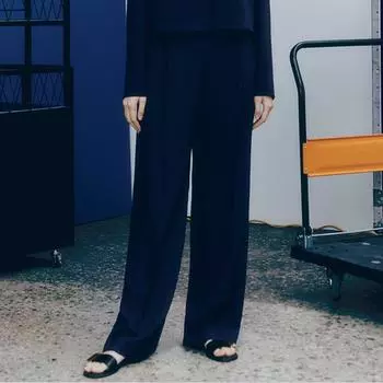 Она скучает по базовым брюкам с одной защипкой SwSSlo21040 dark blue/66