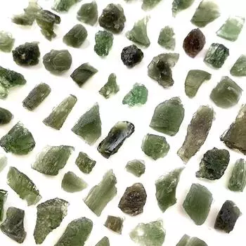 ONE Настоящий Молдавит (Республика Чехия) | образец молдавита, тектит, молдавит, настоящий молдавит, настоящий молдавит, чешский молдавит free size зелёный