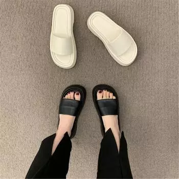 One-word with thick-soled cool slippers for women to wear in summer, Korean open-toe height-increasing vacation, thin and versatile beach shoes 34 чёрный