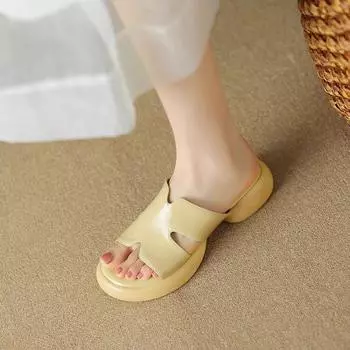 Open-toed thick-soled sandals women s soft leather outer wear thick heel fashion 2025 new summer high-heeled slippers 35
