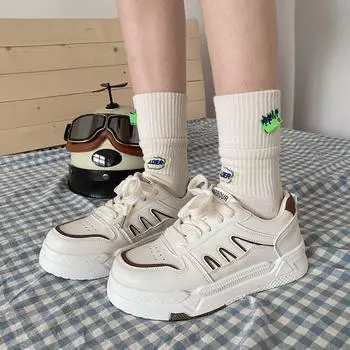 Оптовая продажа женской обуви Весна Новая резиновая мягкая подошва Увеличивающая рост Шнуровка студенческая женская повседневная спортивная обувь для катания на коньках 35