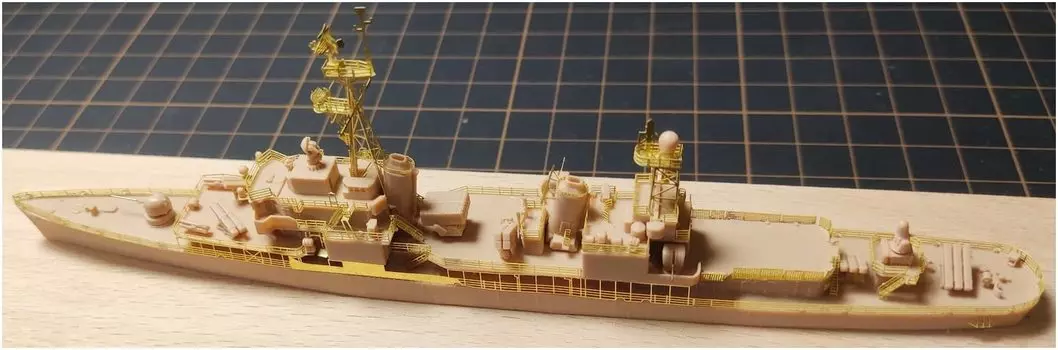 Orange Hobby Current Эсминец ВМС Китайской Республики Te Yang Resin Kit 1/700 (Тайвань) ДДГ-925 N07-180