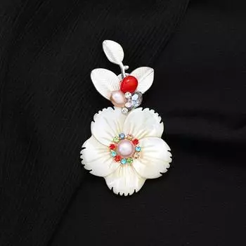 Original design freshwater pearl shell brooch natural crystal high-end temperament pin buckle blouse suit corsage