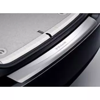 Оригинальные детали TOYOTA PRIUS [ZVW30] Защита подножки заднего бампера 08475-47030