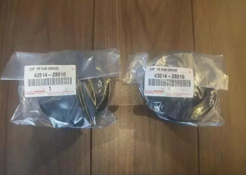 Оригинальный набор колпачков для смазки ступицы передней оси Toyota FJ Cruiser, левый и правый, OEM 43514-28