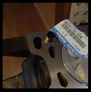 Оригинальный направляющий штифт головки блока цилиндров Mazda OEM 1990-2005 Miata B630-10-306 F/S