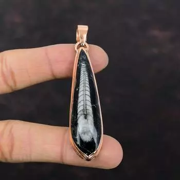 Orthoceras Ископаемый кулон Медный кулон Кулон из натурального драгоценного камня Ювелирные изделия ручной работы Удивительный кулон Подарок для мамы Уникальный медный дизайн ювелирных изделий