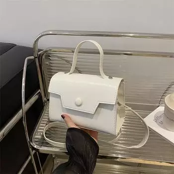 Осень 2024 года, новая красивая повседневная сумка через плечо, маленькая квадратная сумка в стиле ретро с высоким качеством и нишевым дизайном чёрный