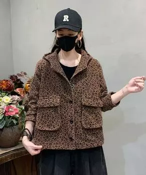 Осень 2025 новый леопардовый принт внешний карман свободный универсальный кардиган с капюшоном женское пальто возрождение one size fits all темно-коричневого