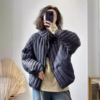 Осень и зима 2024 зимняя новая куртка-пуховик женская короткая свободная и легкая модная 90 белая куртка с капюшоном на утином пуху One Size чёрный