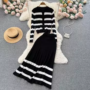 Осень и зима, новая корейская версия полого вязаного кардигана в полоску цвета столкновения плюс юбка до половины тела, комплект из двух предметов