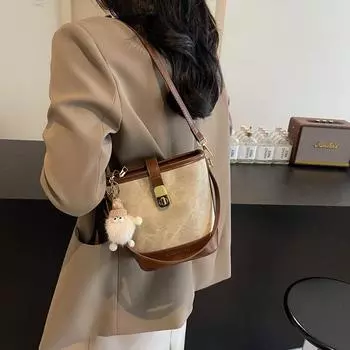 Осень и зима новая модная портативная маленькая сумка женская 2024 универсальная ретро повседневная сумка-ведро нишевая сумка через плечо