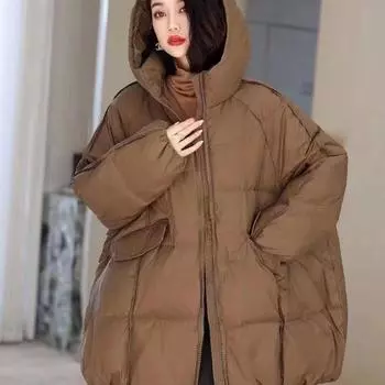 Осень и зима новые пуховики для женщин средней и длинной европейской продукции свободные большие размеры с капюшоном утолщенные повседневные модные куртки прилив S хаки