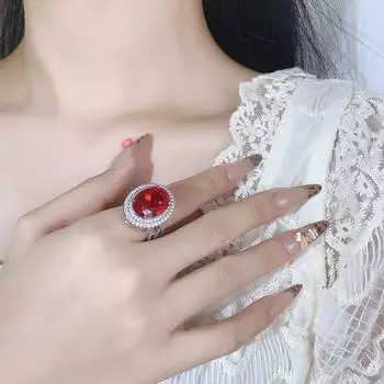 Осень и зима новые ювелирные изделия кольцо ювелирные изделия красный корунд мода высокое чувство роскошь женщины универсальный рабочий
