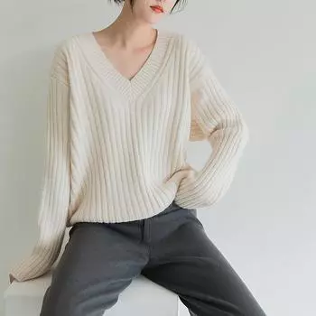 Осень и зима новый ленивый ветер V-образный вырез свободный силуэт свитер женский тонкий верхняя одежда длинный рукав вязаный свитер толстый One size бежевый