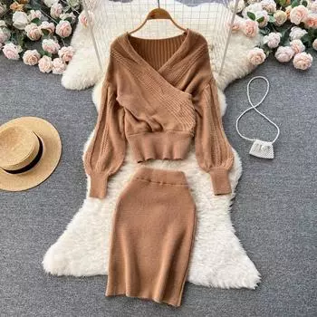 Осень и зима, свободный свитер в стиле ретро с V-образным вырезом и объемными рукавами + трикотажная юбка до бедра с высокой талией, комплект из двух предметов