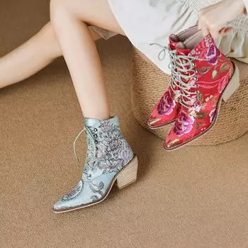 Осень и зима знаменитые женские туфли в этническом стиле ретро ручной работы с вышивкой свадебные туфли на шнуровке с цветочным узором на высоком каблуке атласные короткие сапоги 404 34 красный