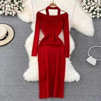 Осенне-зимнее облегающее и облегающее вязаное нижнее платье с открытыми плечами на одно плечо и бретелькой средней длины.