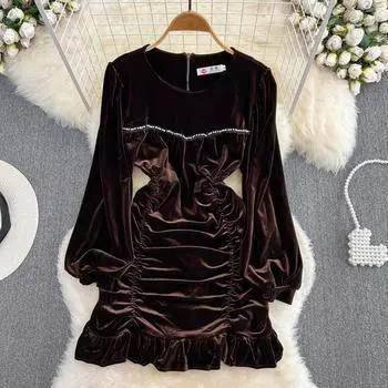 Осенне-зимнее ретро-темпераментное платье Хепберн с круглым воротником и тонким канареечным бархатом с рюшами и запахом «рыбий хвост» на бедрах