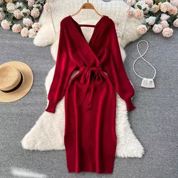 Осенне-зимнее сексуальное темпераментное открытое вязаное платье с v-образным вырезом и длинными рукавами с французским чувством для пожилых людей