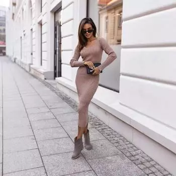 Осенне-зимнее женское однотонное удобное платье с длинными рукавами S красный