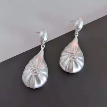 Осенне-зимний нишевый дизайн плиссированные серьги-гвоздики из ракушек легкие роскошные ретро модные универсальные медные посеребренные серьги серебряный