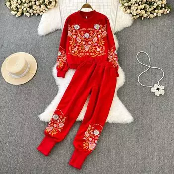 Осенне-зимний спортивный комплект с вышивкой. Праздничная вышивка. Толстовка с капюшоном для отдыха. Плюс брюки с высокой талией из двух частей.