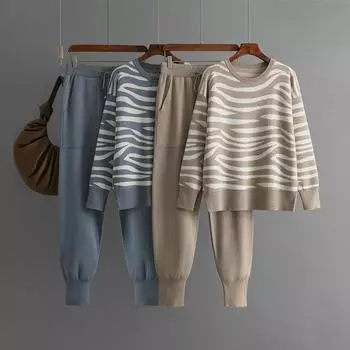 Осенне-зимний женский свободный свитер-пуловер с воротником «О» и длинными рукавами, трикотажные брюки, комплект из двух предметов One Size хаки