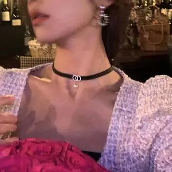 Осенне-зимняя атмосфера Жемчужное колье-чокер Ожерелье-воротник Легкое роскошное нишевое дизайнерское чувство Высокий темперамент Ключичная цепочка