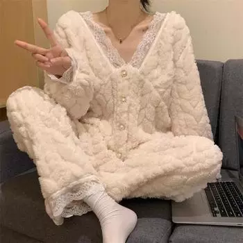 Осенне-зимняя маленькая ароматная коралловая бархатная пижама женская с V-образным вырезом кружевная фланель и бархат утолщенная домашняя одежда больших размеров M