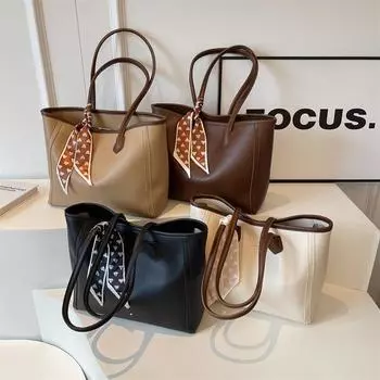 Осенне-зимняя новая персонализированная ручная сумка через плечо с большой вместительной сумкой для поездок на работу Персонализированная универсальная сумка для подмышек в стиле ретро для женщин With pendant(Random)