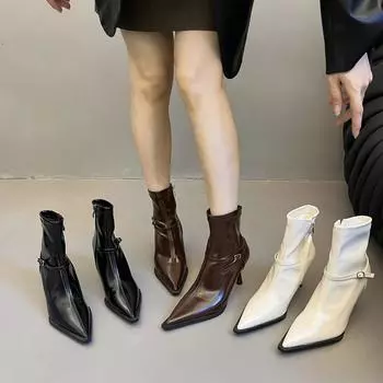 Осенне-зимняя обувь больших размеров. Удобные короткие сапоги на тонком каблуке из яркой кожи. 35 чёрный