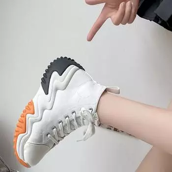 Осенне-зимняя обувь. Удобная и легкая женская спортивная обувь большого размера на платформе и с высоким голенищем. 35 белый