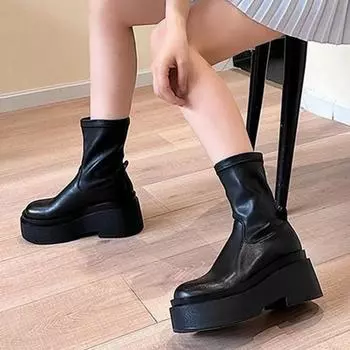 Осенне-зимняя обувь. Удобные женские сапоги больших размеров на толстой подошве и высоком каблуке. 35 чёрный