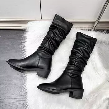 Осенне-зимняя обувь. Женские ботинки. Ботинки среднего размера с острым носком и бахилы больших размеров. 35 чёрный