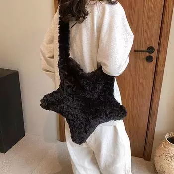 Осенне-зимняя плюшевая женская сумка 2024 года, новая нишевая индивидуальная модная большая вместительная сумка со звездой, одно плечо, косая женская сумка розовый