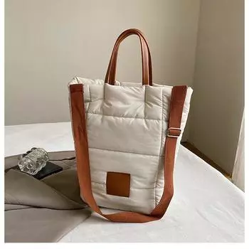 Осенне-зимняя сумка-ведро большой вместимости, корейская версия ретро-повседневной сумки через плечо 2024 года, новая модная универсальная женская сумка чёрный