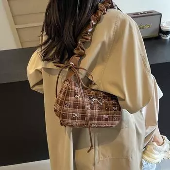 Осенне-зимняя супер-огненная нишевая клетчатая сумка женская 2024 новая универсальная сумка-мессенджер плиссированная сумка через плечо подмышку чёрный